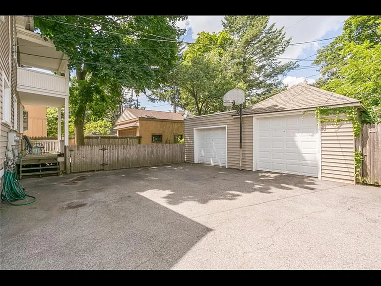 43 Beverly St #1 — Photo 8