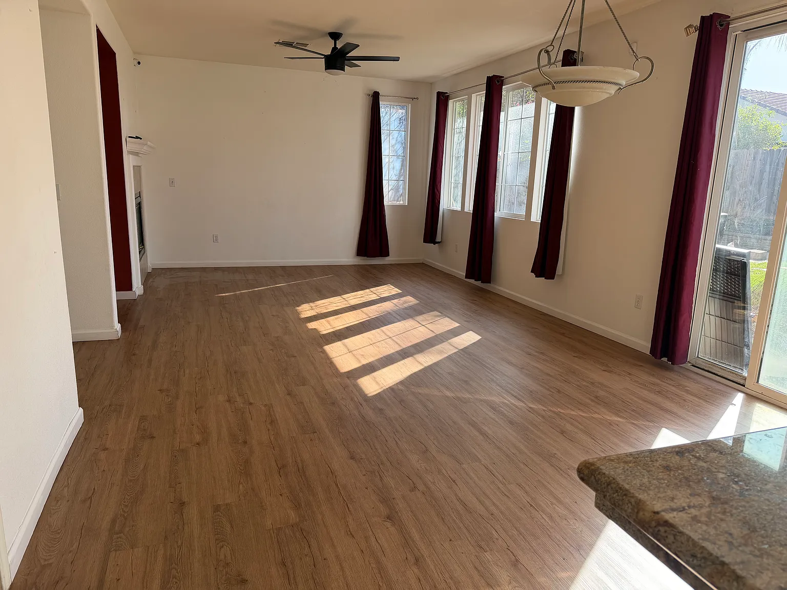 4 bed, 2.5 bath, 2125 sqft, $3,300 — Photo 3