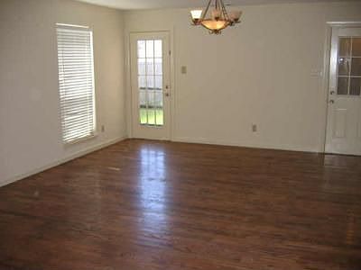 2nd image of 1542 Forest Creek Cir