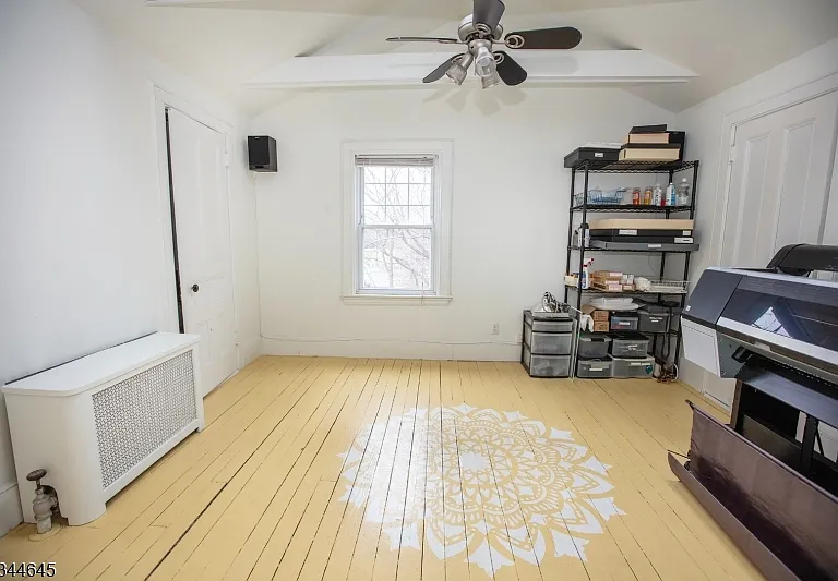 110 Montclair Ave — Photo 42