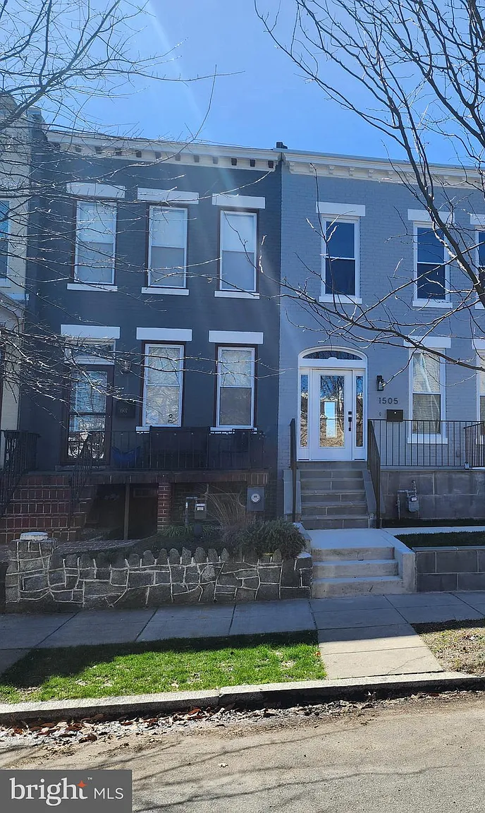 1505 A St SE photo 1