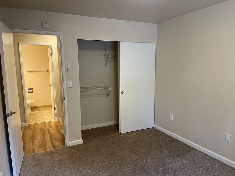 First Hill Apartments — Photo 8