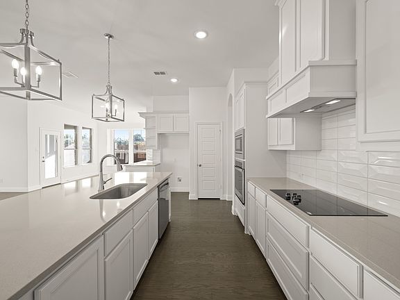 5th image of 701 Seahawk St