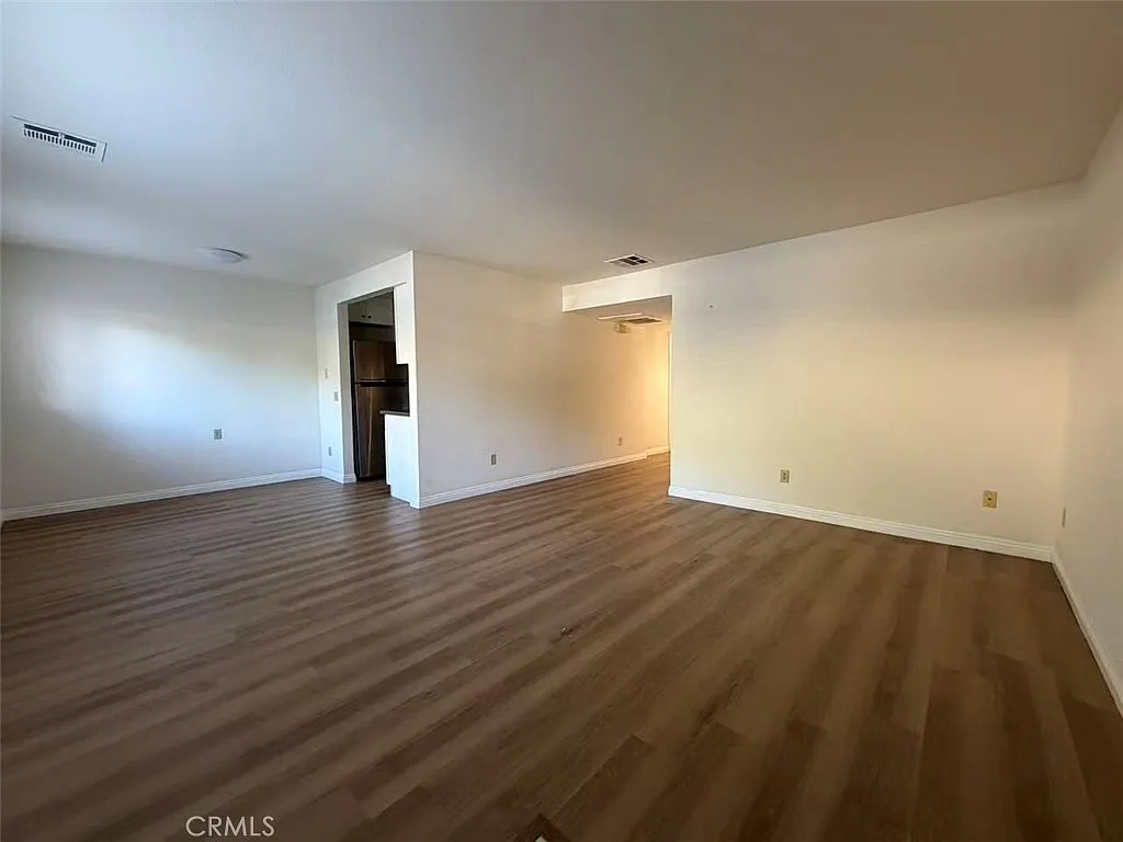 2 bed, 828 sqft, $2,600 — Photo 2