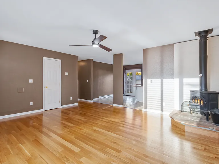 2912 Loch Lomond Dr — Photo 4