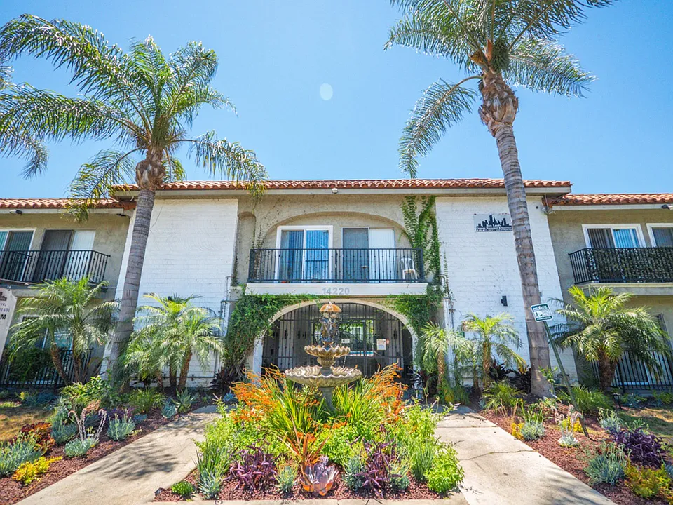 14220 Burbank Blvd