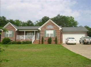 896 Peachtree Rd, Chesnee, SC 29323