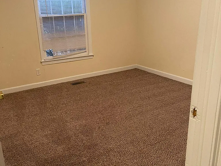 2124 Eveton Ln — Photo 8