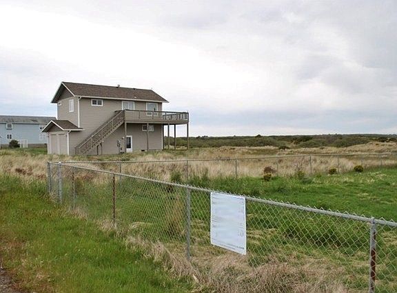 3rd image of 1406 E Ocean Shores Blvd SW
