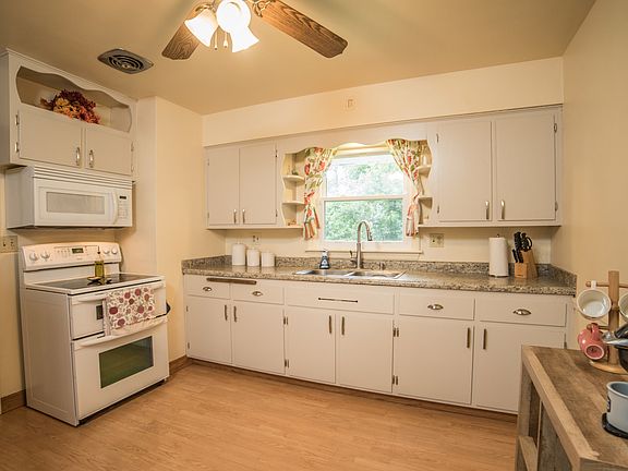 5th image of 331 Oak Knolls Ave S
