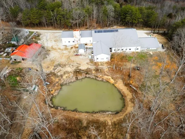 227 Callihan Rd, East Bernstadt, KY 40729