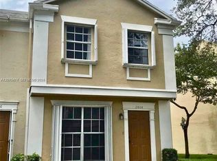 2864 Cambridge Ln, Hollywood, FL 33026