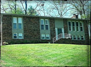 913 Oxford Hills Dr, Maryville, TN 37803