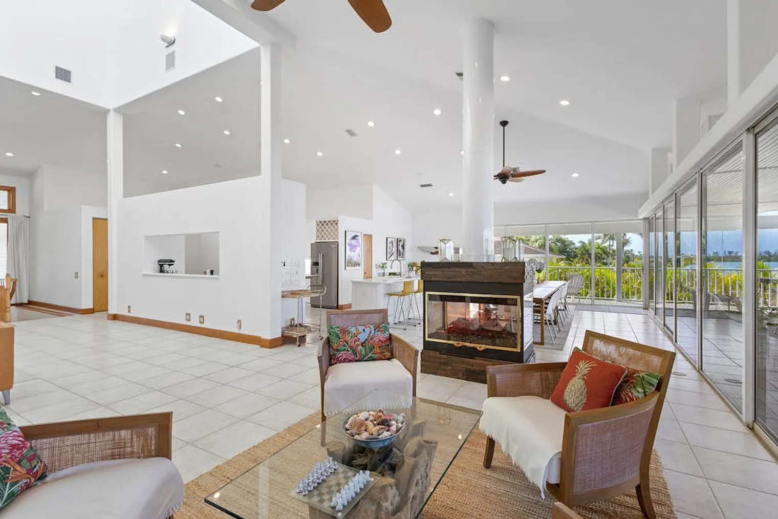 5 bed, 3.0 bath, 4596 sqft, $17,523 — Photo 4