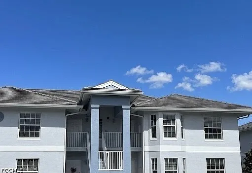 2 bed, 2.0 bath, 932 sqft, $1,200 — Photo 3