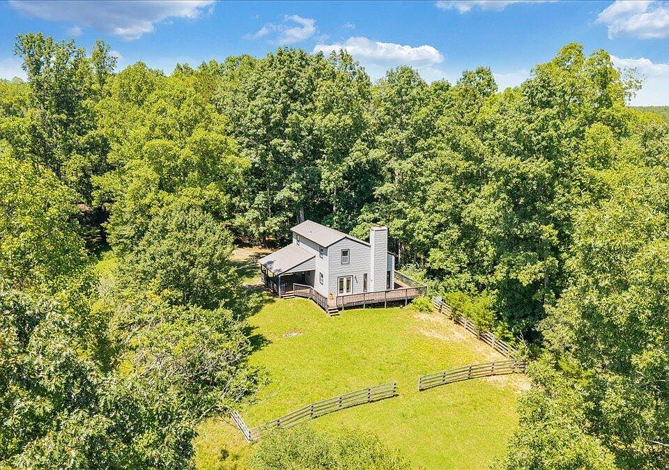 1st image of 620 Varley Ln