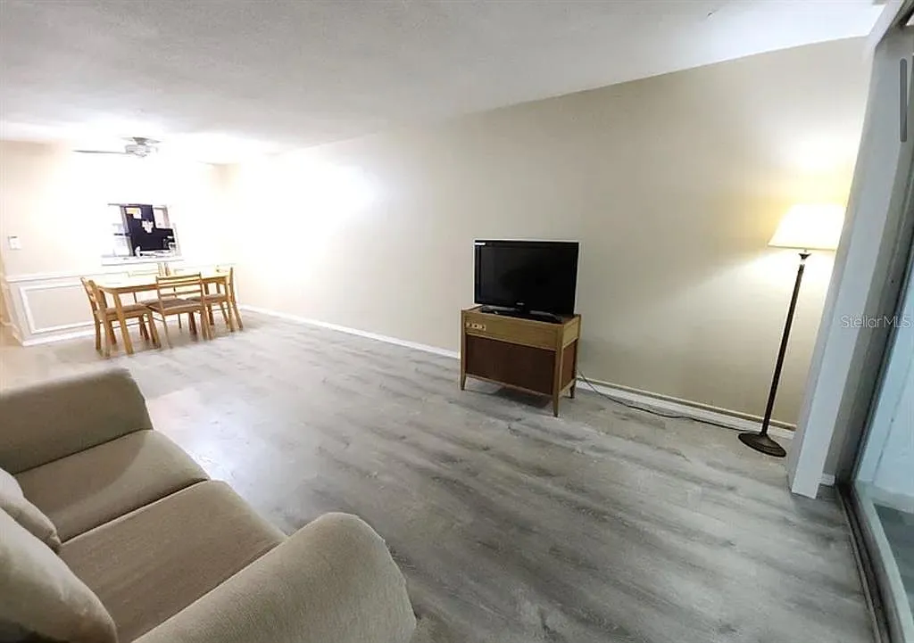 2 bed, 2.0 bath, 888 sqft, $1,250 — Photo 4