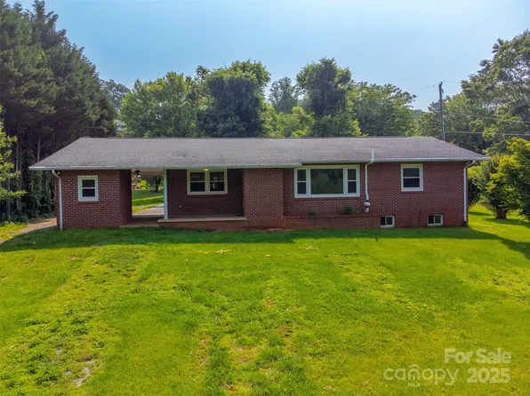 191 Rolling Green Dr, Sylva, NC 28779