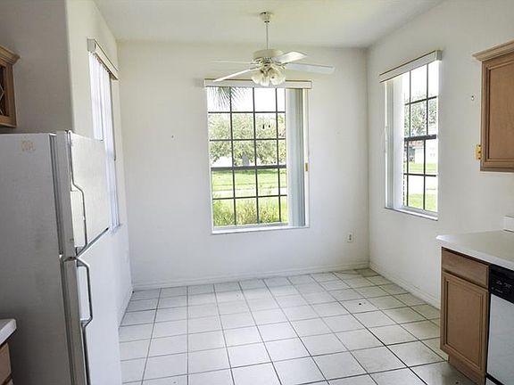 3rd image of 1744 Golfview Dr
