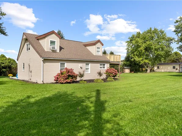 2673 Quanz Rd, Wayland, NY 14572