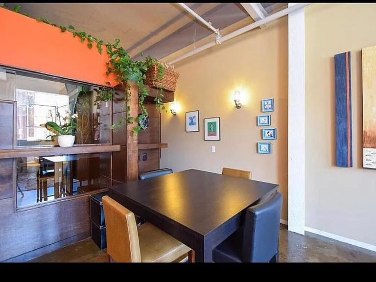 400 Salem Ave #1B — Photo 4