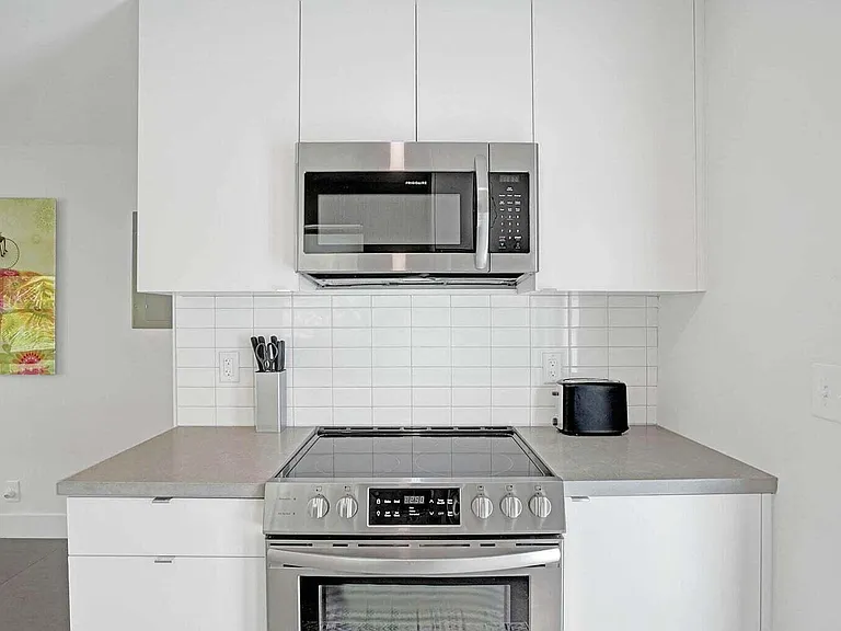 625 NE 13th Ave #3 — Photo 7