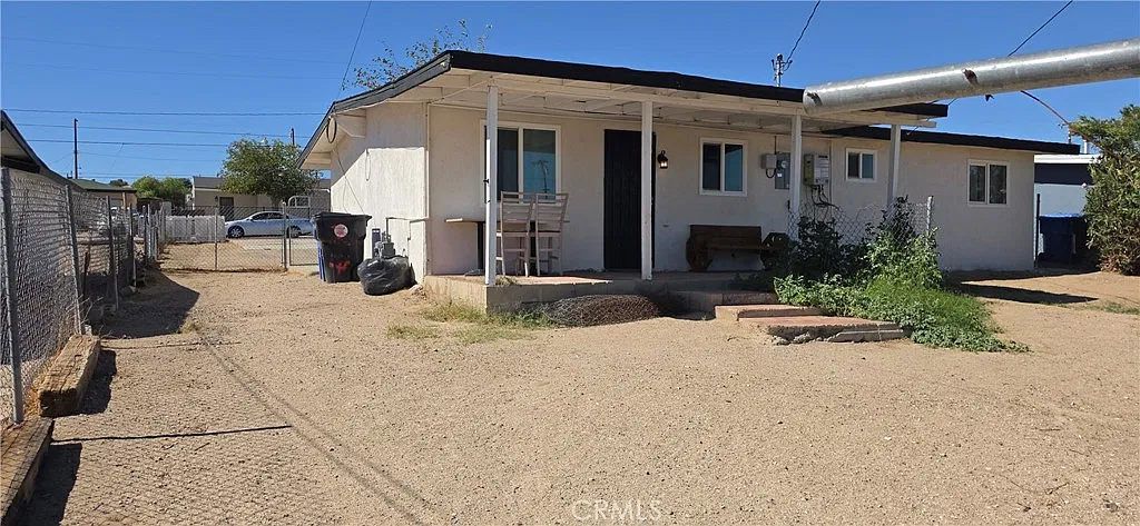 3 bed, 984 sqft, $1,600 — Photo 3