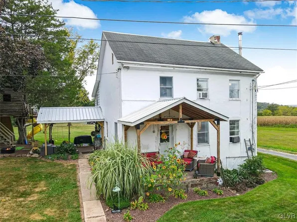 1566 Taylor Dr, Center Valley, PA 18034