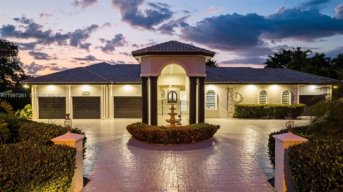 Building Photo - 13751 Pine Meadow Ct