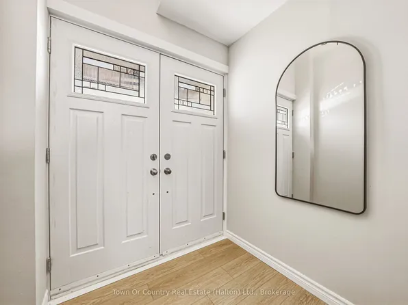 64 Bronte St S #2, Milton, ON L9T 1Y8