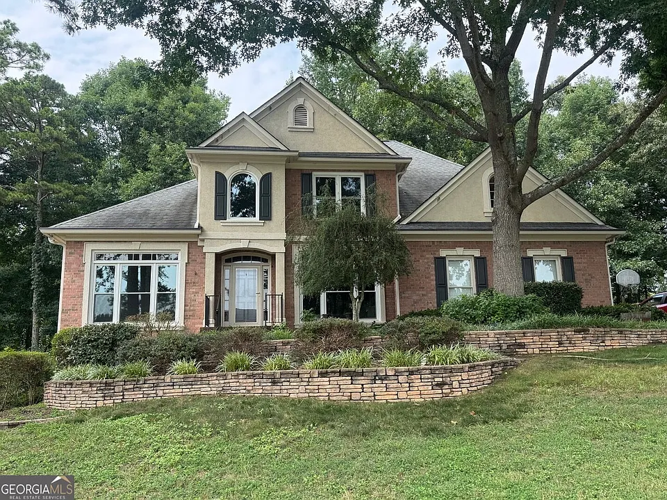 109 Lexington Pass