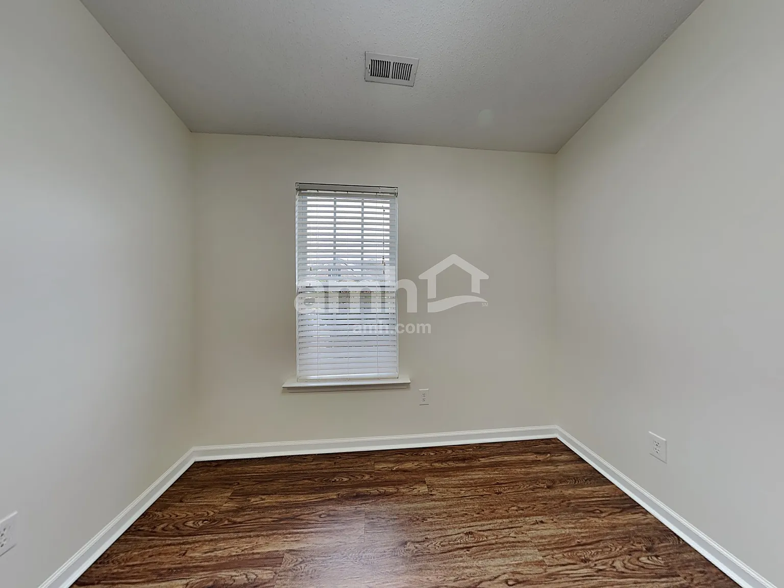 3 bed, 2.0 bath, 1892 sqft, $2,095 — Photo 4