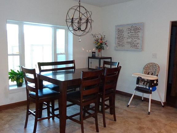 5th image of 2209 Clay Dr