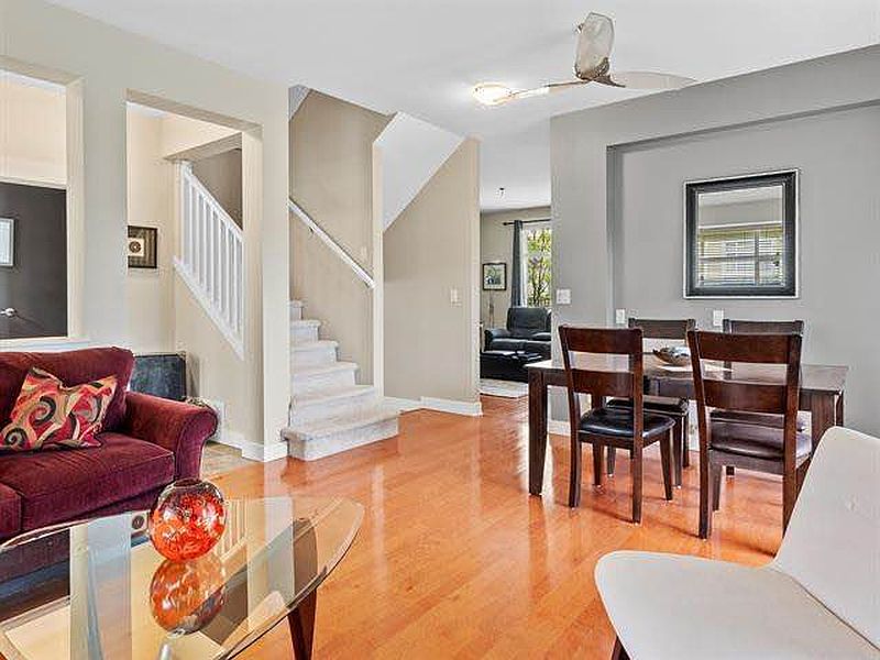 Surrey Townhouse for rent - 4 Bedrooms — photo 7