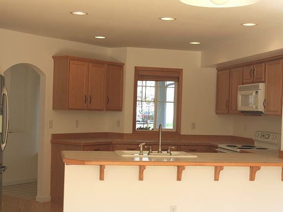 2nd image of 823 124th Ct NE