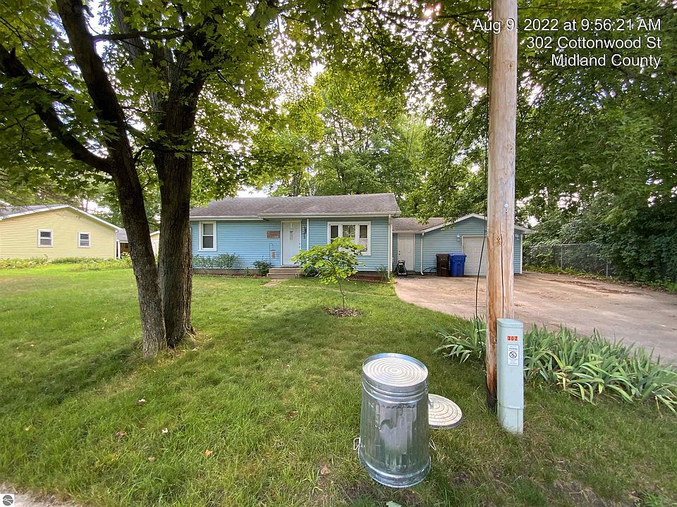 1st image of 302 Cottonwood St