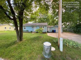 302 Cottonwood St, Midland, MI 48642