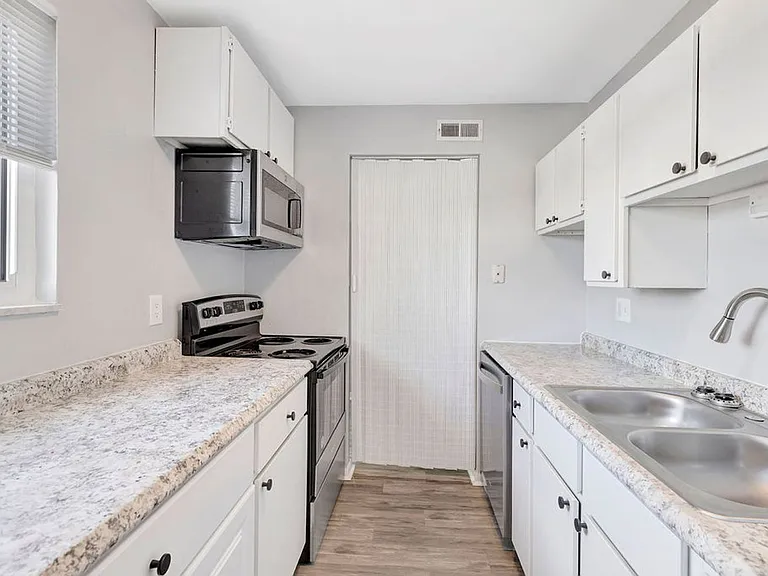 The Flats at Sycamore Creek at Miamisburg — Photo 7