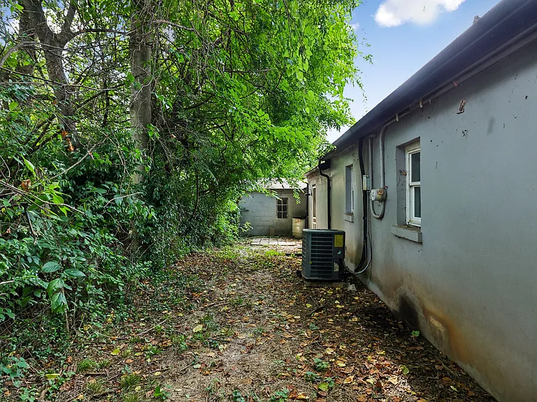 810 Velma Ln — Photo 32