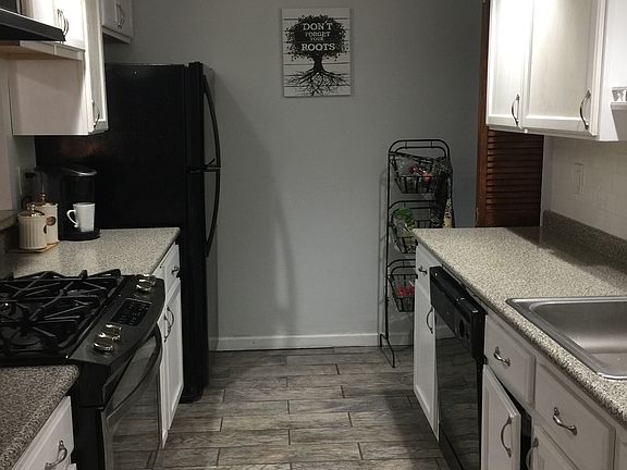 3rd image of 2406 Waters Edge Dr