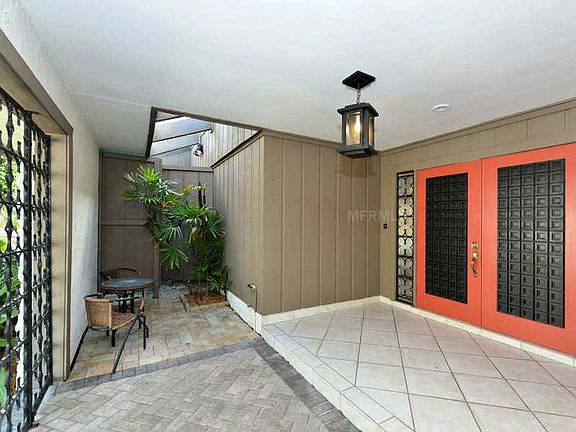 3rd image of 411 Yacht Harbor Dr