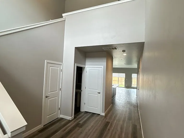 3674 SW Badger Ave — Photo 4