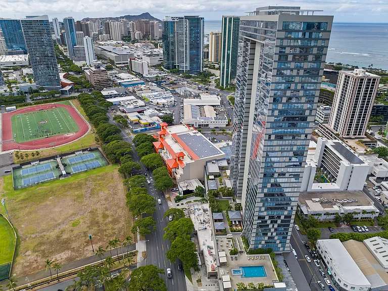 Kapiolani Blvd — Photo 30