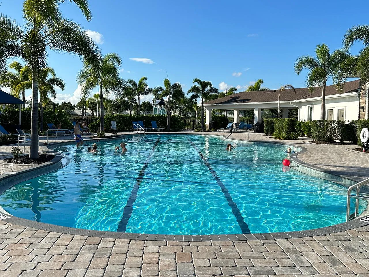 5 bed, 2605 sqft, $3,650 — Photo 3