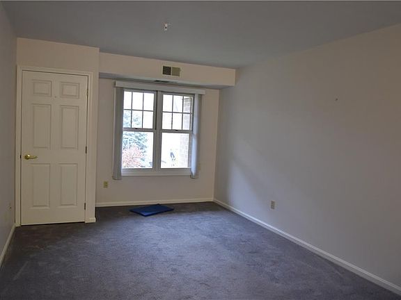 4th image of 100 Asbury Ln APT 1309