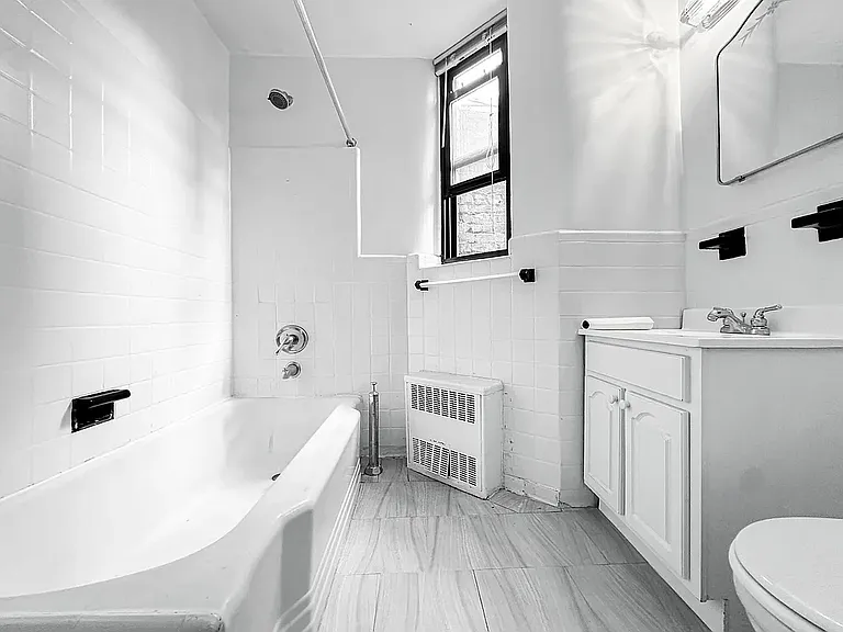 344 E 55th St #5B — Photo 4