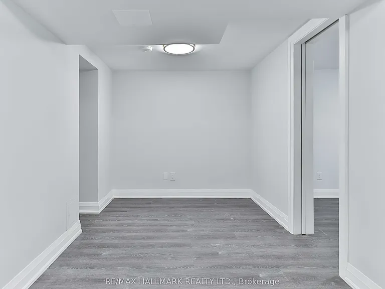 880 College St #BASEMENT — Photo 6