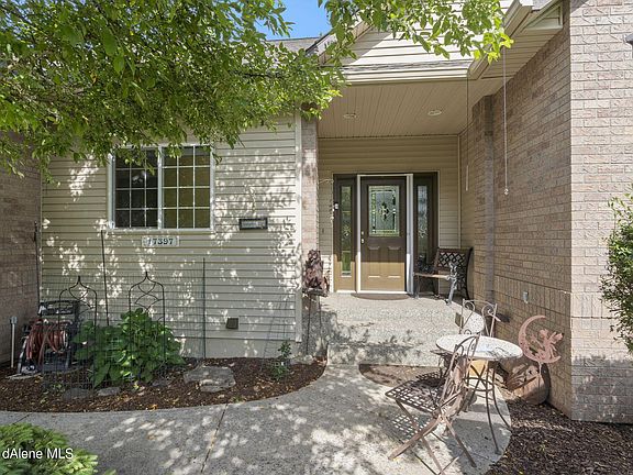 4th image of 17397 W Woodlake Dr