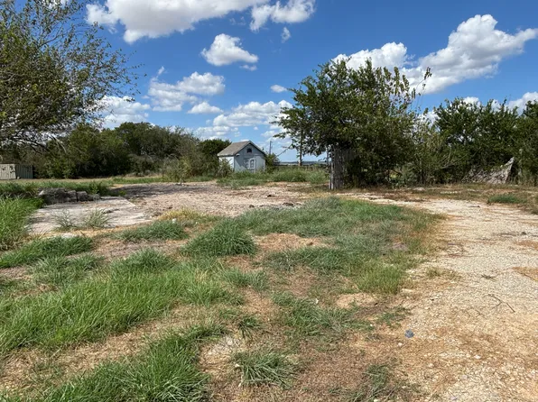 1529 Engel Rd, Marion, TX 78124