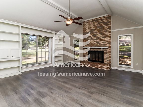662408_002_living_room_3.jpg